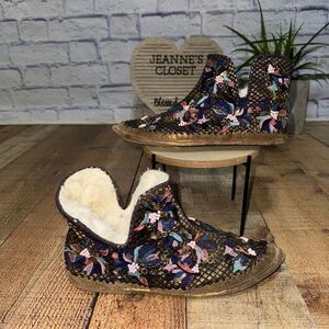 LLANI x ANTHROPOLOGIE suede Embroidered Slippers